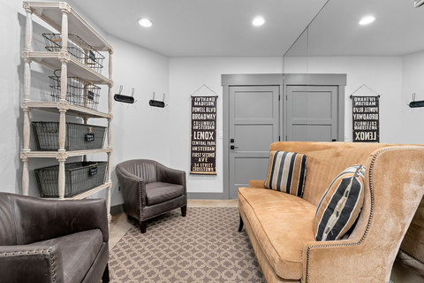 Weddings at The Gathering Place - grooms room 