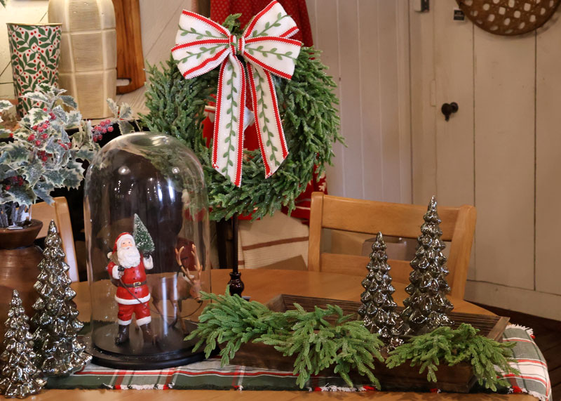 red and green holiday decor