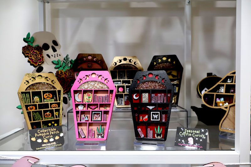 tiny halloween shadow boxes